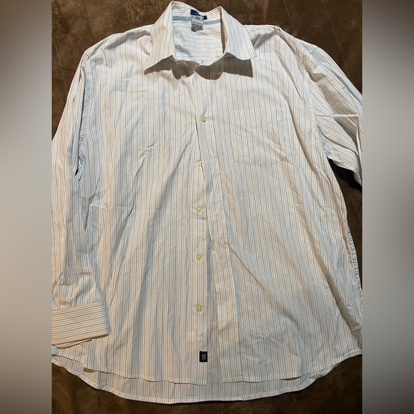 Old navy • button up shirt • large • regular fit - Picture 2 of 4